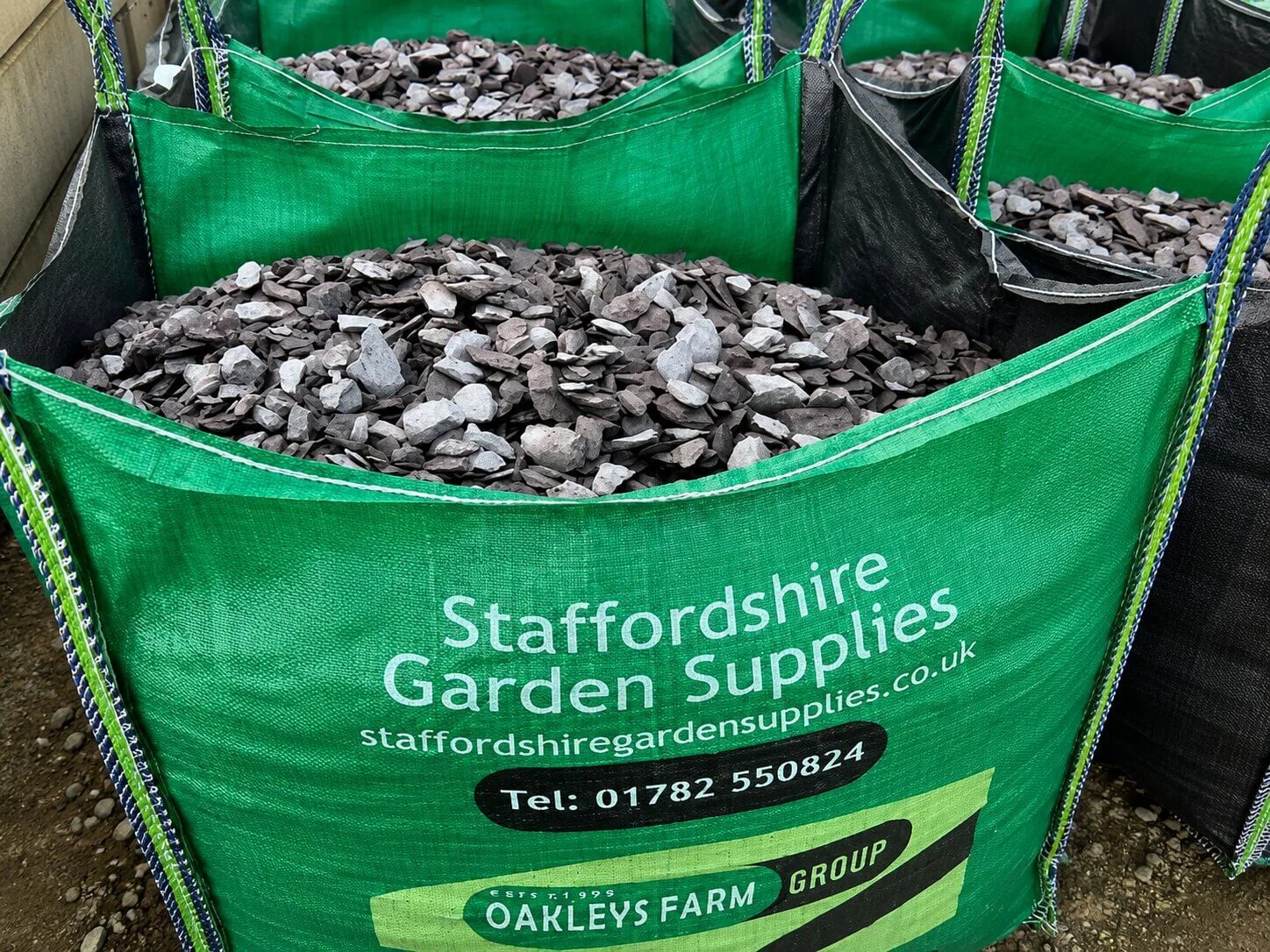 40mm Plum Slate Chippings